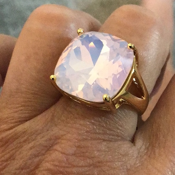 Gorgeous pink glass ring - Picture 2 of 4